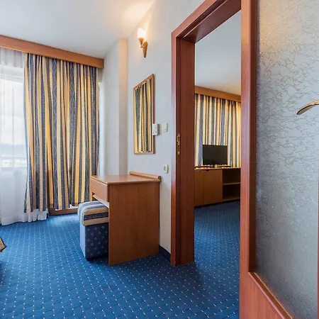 Kuban & Aquapark Hotell Slăntjev Brjag